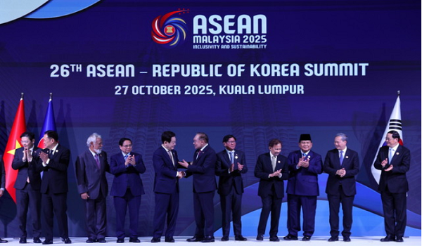 Barisan pemimpin dunia di Sidang Kemuncak ASEAN–Korea Selatan./BERNAMA